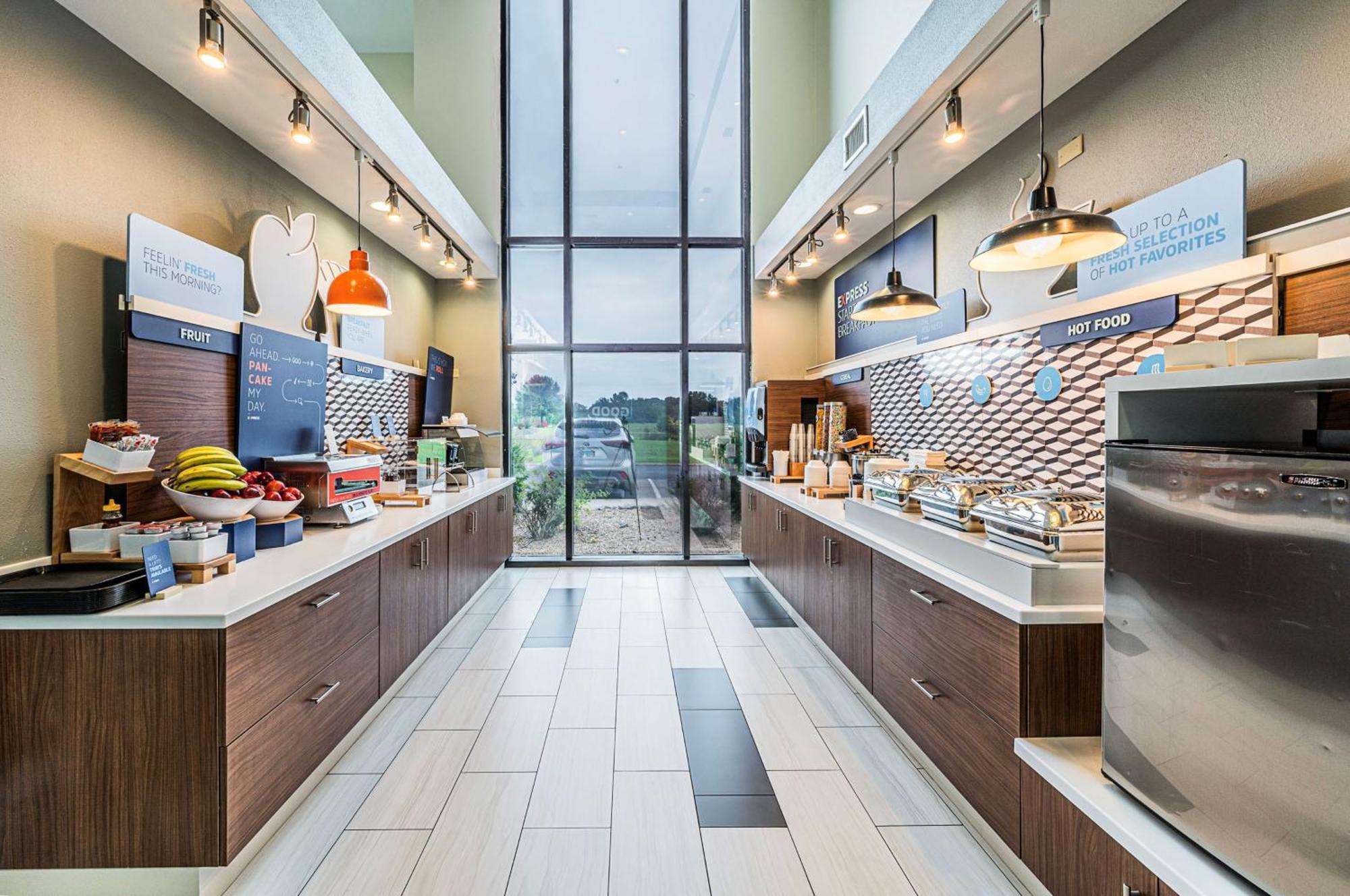 Holiday Inn Express Hotel & Suites Franklin By Ihg Esterno foto